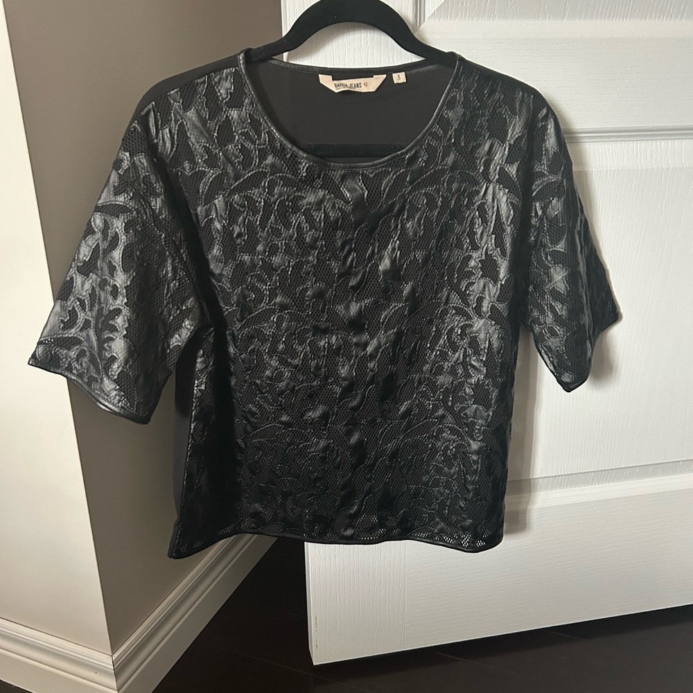 Chic Black Short Sleeve Top